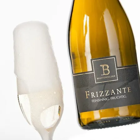 Weingut Breitenfelder Guest house Retz