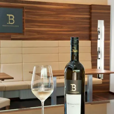 Weingut Breitenfelder 3* Retz