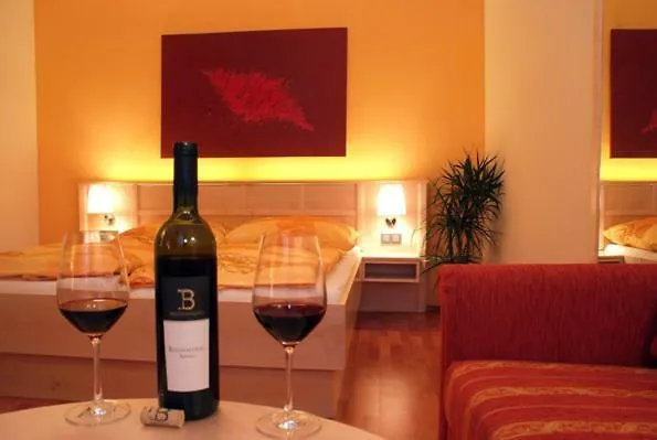 Weingut Breitenfelder Guest house